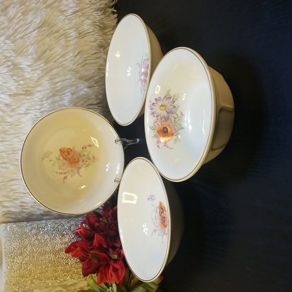 Universal Pottery Camwood Ivory Poppy Pattern Dinnerware - Picture 1 of 16